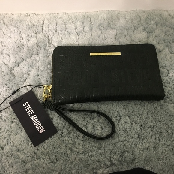 Hunter Steve Madden Zip Around Wallet - Picture 1 of 8